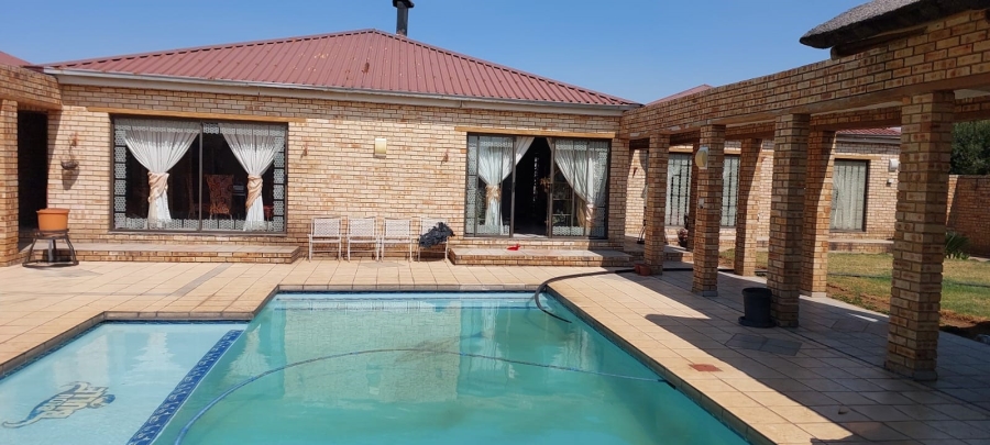 4 Bedroom Property for Sale in Vaal Power A H Free State